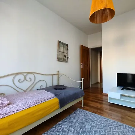 Apartament Z Ogrodem W Sercu Torunia Exterior photo